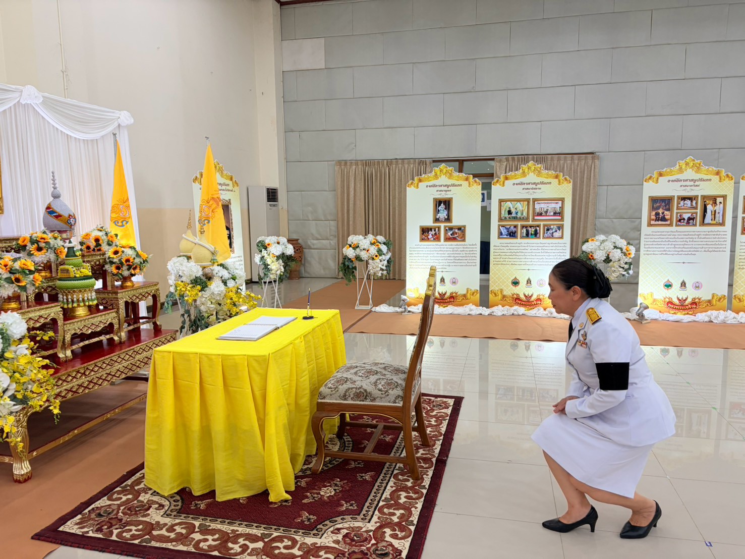 title - สำนักงานการปฏิรูปที่ดินจังหวัดเพชรบูรณ์เข้าร่วมพิธีถวายเครื่องราชสักการะ วางพานพุ่ม และจุดเทียนถวายพระพรชัยมงคล เนื่องในโอกาสวันเฉลิมพระชนมพรรษา พระบาทสมเด็จพระเจ้าอยู่หัว 28 กรกฎาคม 2569